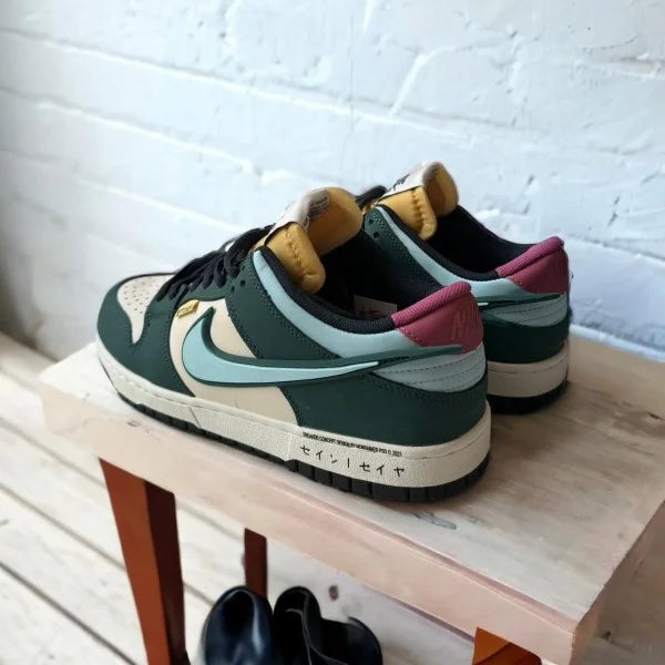 Nike Sb Dunk Low X Saint Seiya